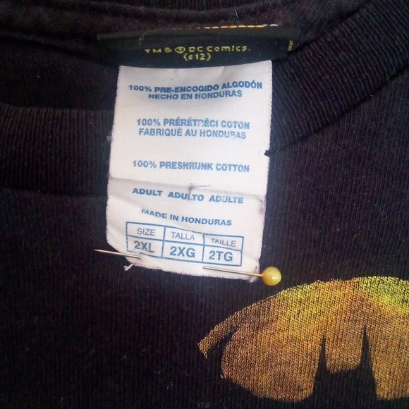 DC Comics Batman T-Shirt, 2XL.            (2 for $15) - Picture 4 of 5